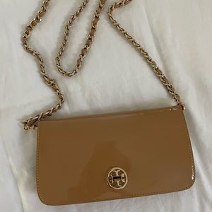 Tory Burch Adalyn Clutch in Sand